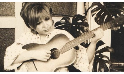 ÜNLÜ ŞARKI SÖZÜ YAZARI ÜLKÜ AKER YAŞAMINI YİTİRDİ